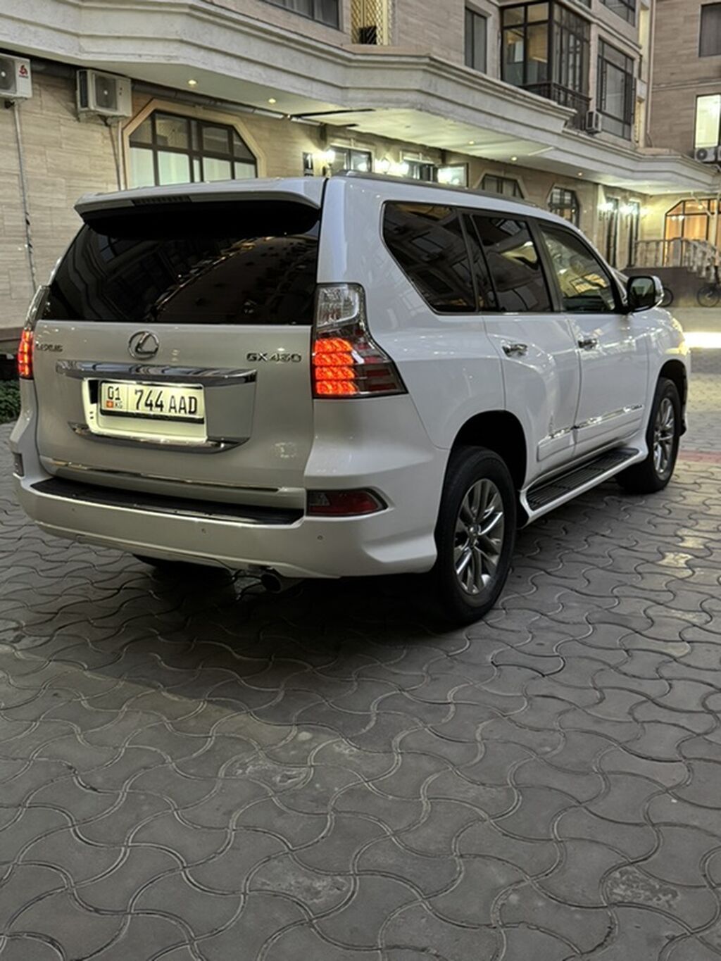 Lexus GX: 2014 г., 4.6 л, Автомат, Бензин, Внедорожник: фото 6