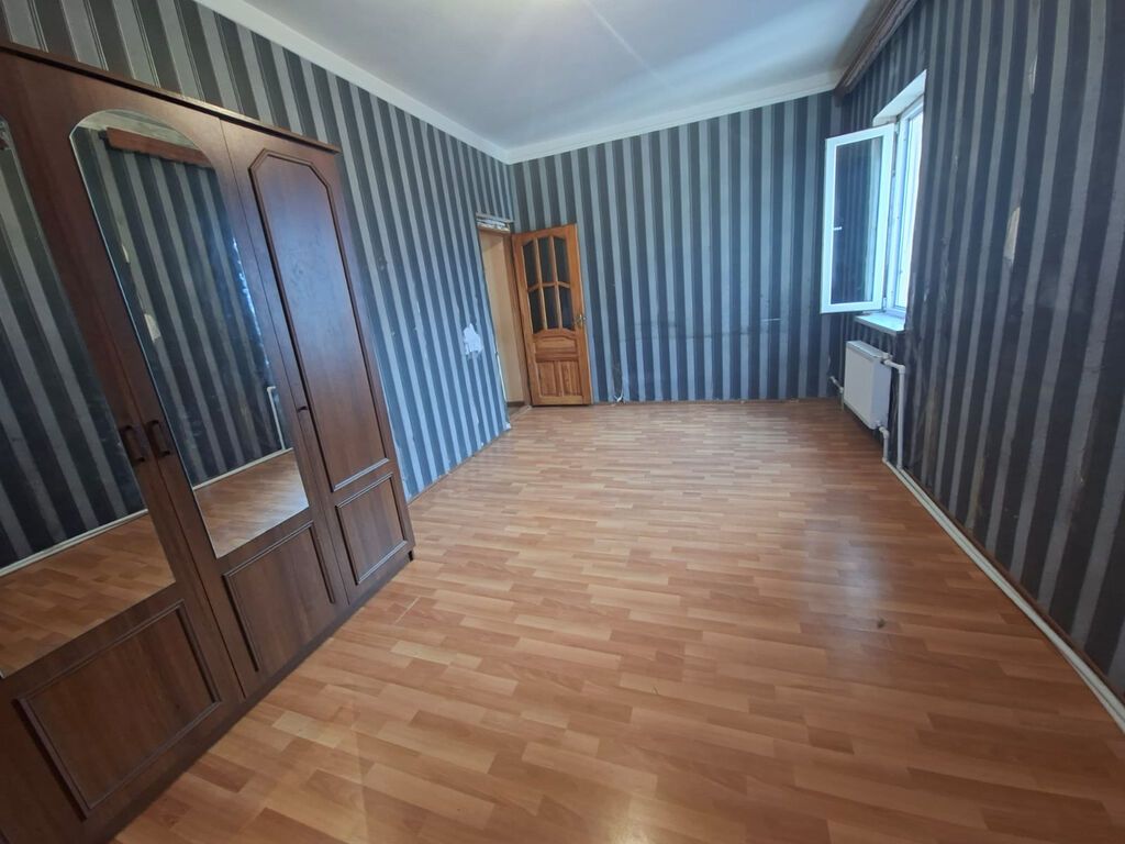 1-room old-build apartment for sale in Qaraçuxur, 40 m², 93 000 AZN, photo 2 / 8