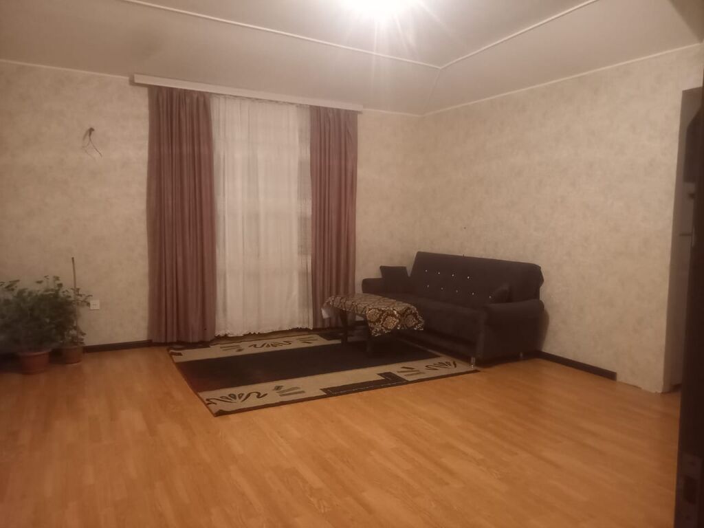 1 otaqlı mənzil – studiya tipli geniş zal və mətbəx guşəsi
