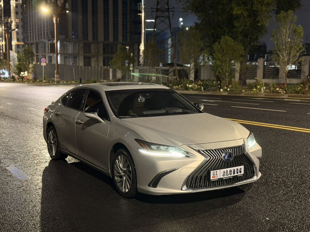 Lexus ES: 2019 г., 2.5 л, Вариатор, Гибрид, Седан: фото 6