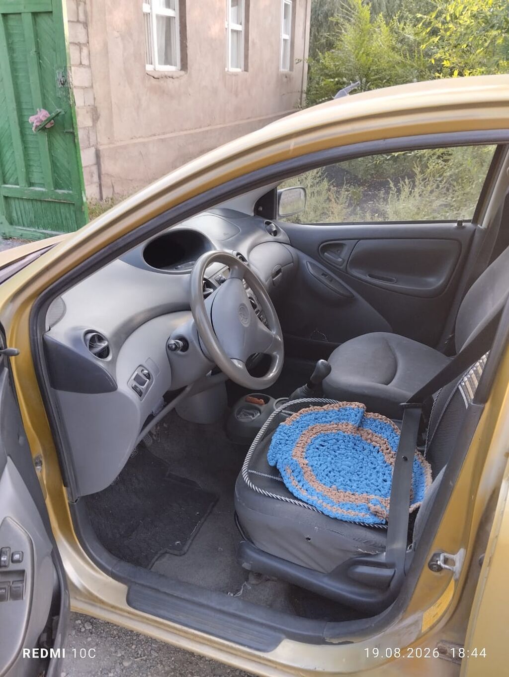 Toyota Yaris: 2000 г., 1 л, Механика, Бензин, Хэтчбэк: фото 6