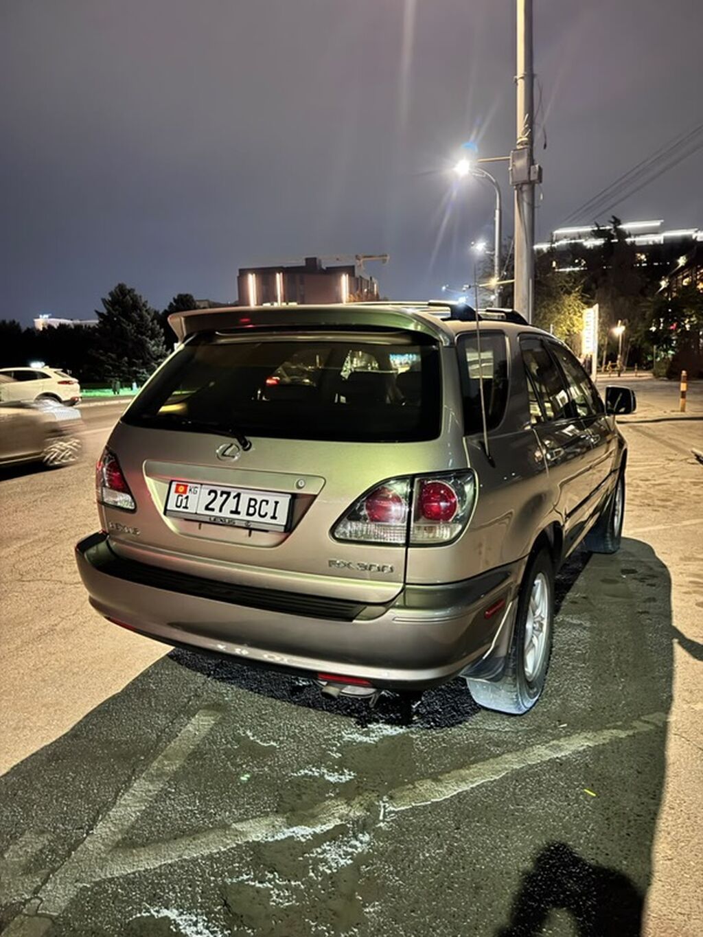 Lexus RX: 2002 г., 3 л, Автомат, Бензин, Кроссовер: фото 3