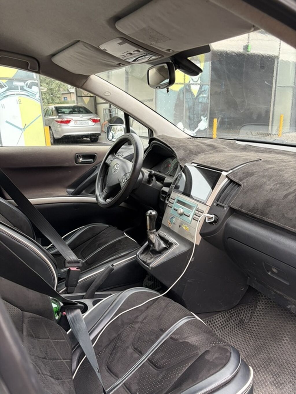 Toyota Corolla Verso: 2004 г., 1.8 л, Механика, Бензин, Минивэн — фото 6