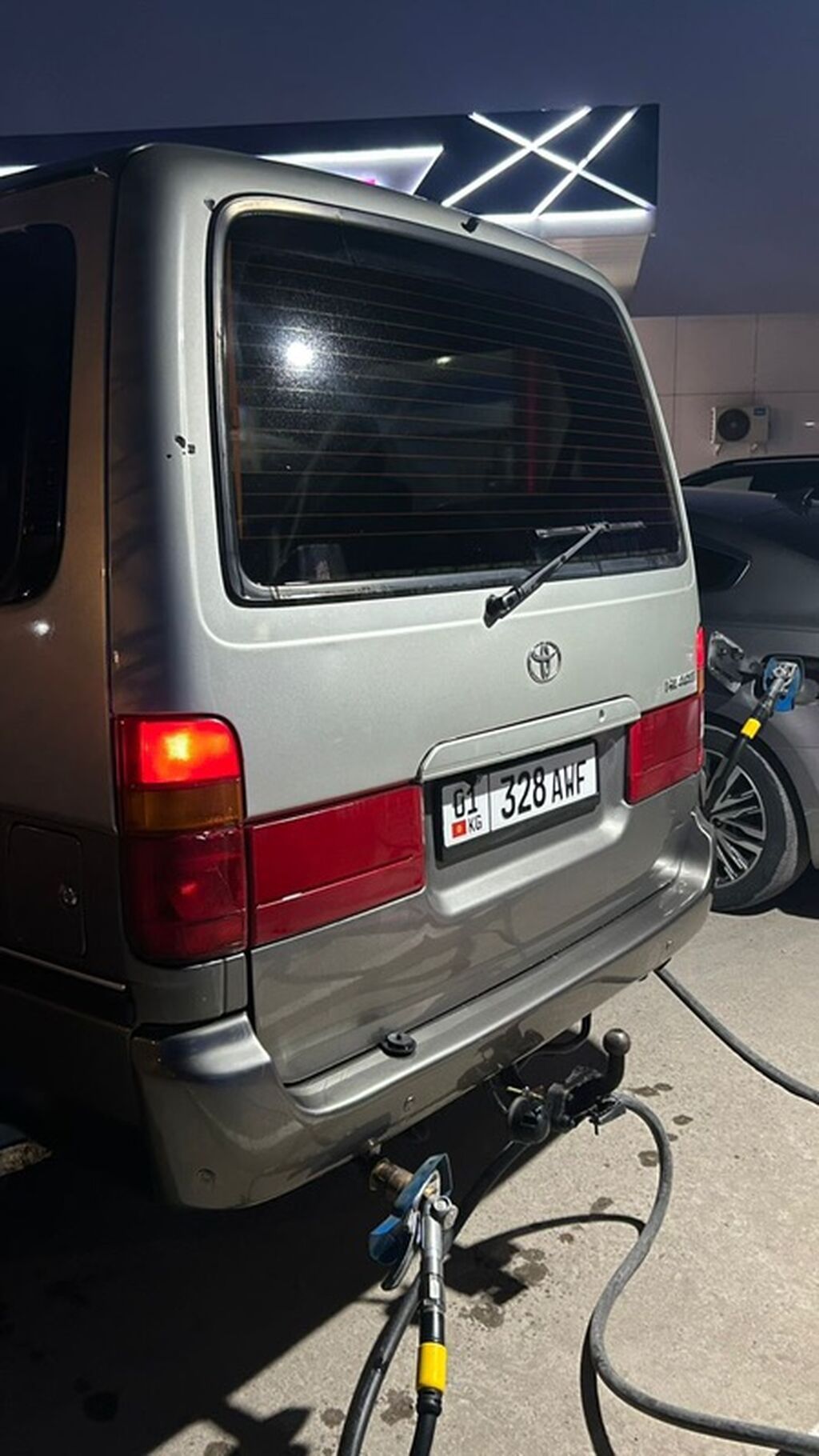 Toyota Hiace: 2003 г., 2.5 л, Механика, Газ, Минивэн: фото 5
