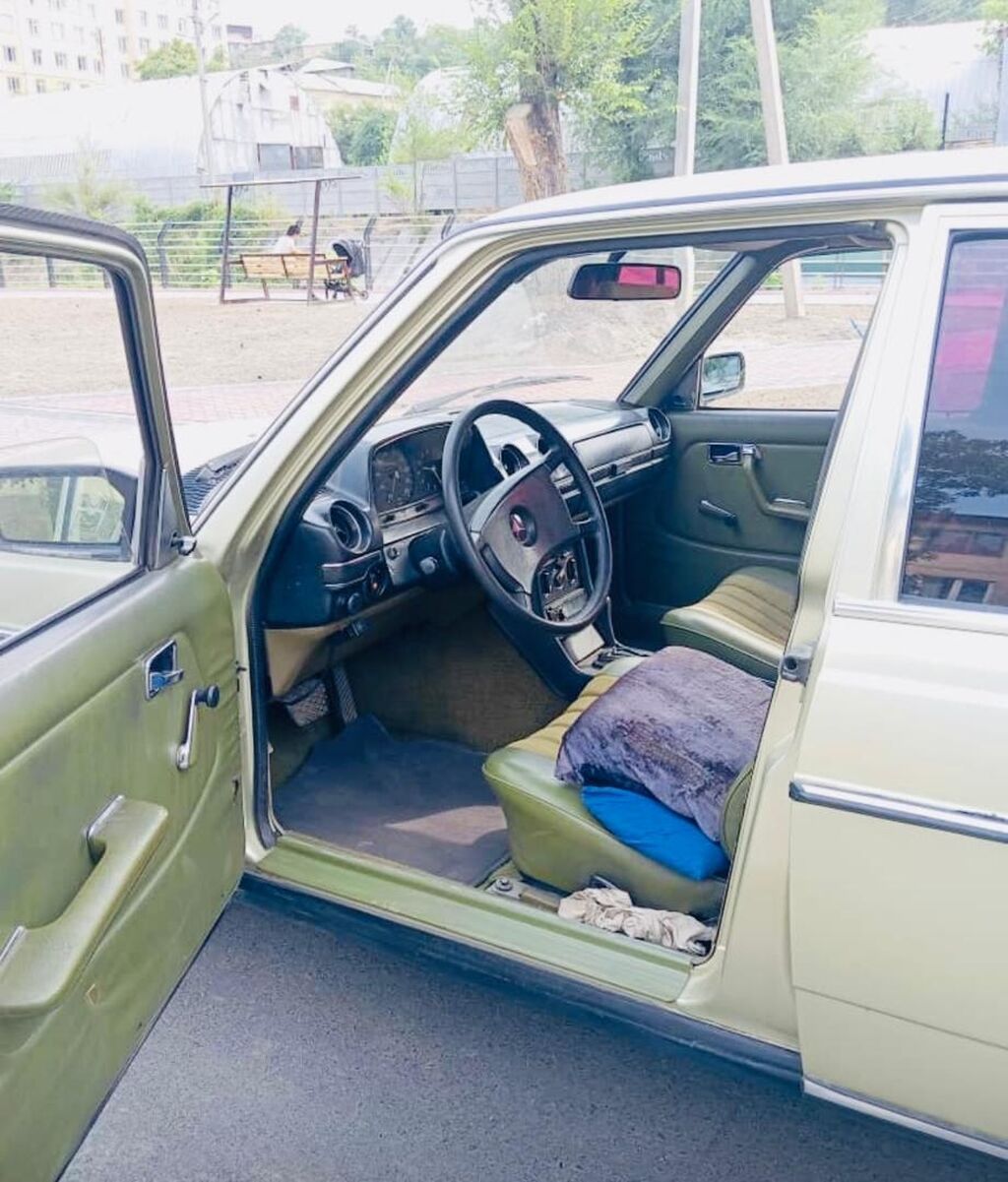 Mercedes-Benz E-Class: 1982 г., 2 л, Автомат, Бензин, Седан: фото 7