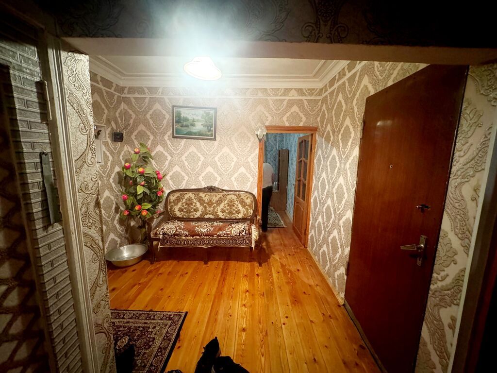 4 otaqlı mənzil – geniş və işıqlı - Plan: qonaq otağı, ayrıca mətbəx