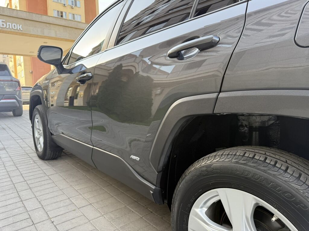 Toyota RAV4: 2019 г., 2.5 л, Автомат, Гибрид, Кроссовер: фото 5