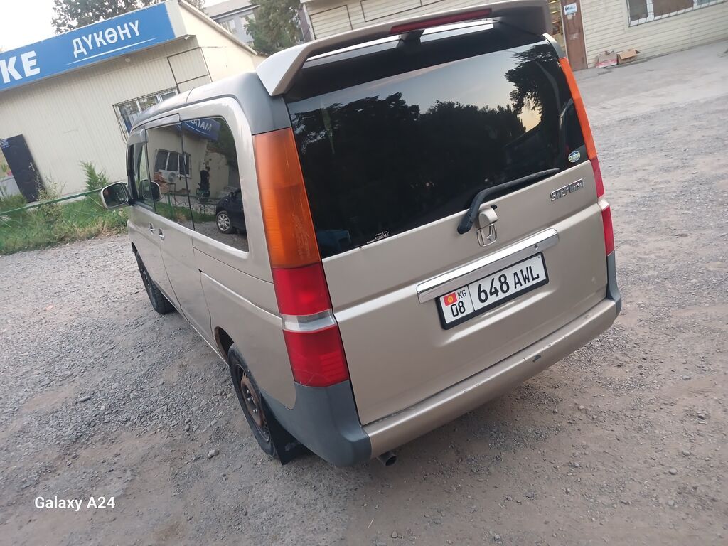 Honda Stepwgn: 2001 г., 2 л, Автомат, Бензин, Минивэн: фото 4