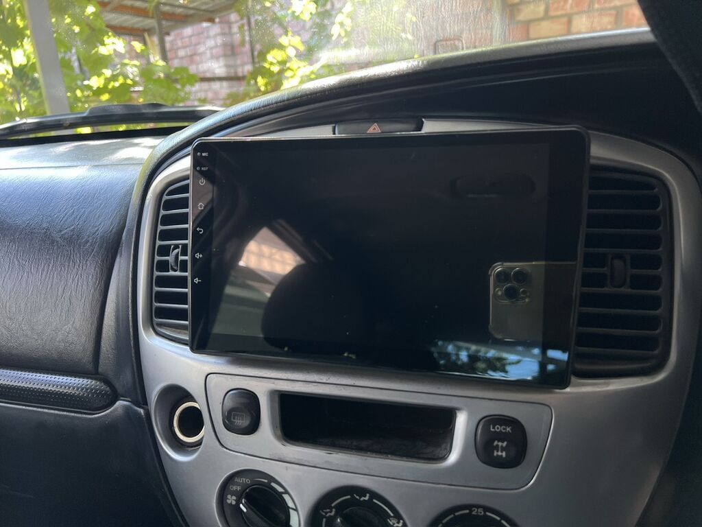 Mazda Tribute: 2004 г., 2.3 л, Автомат, Газ, Кроссовер: фото 6