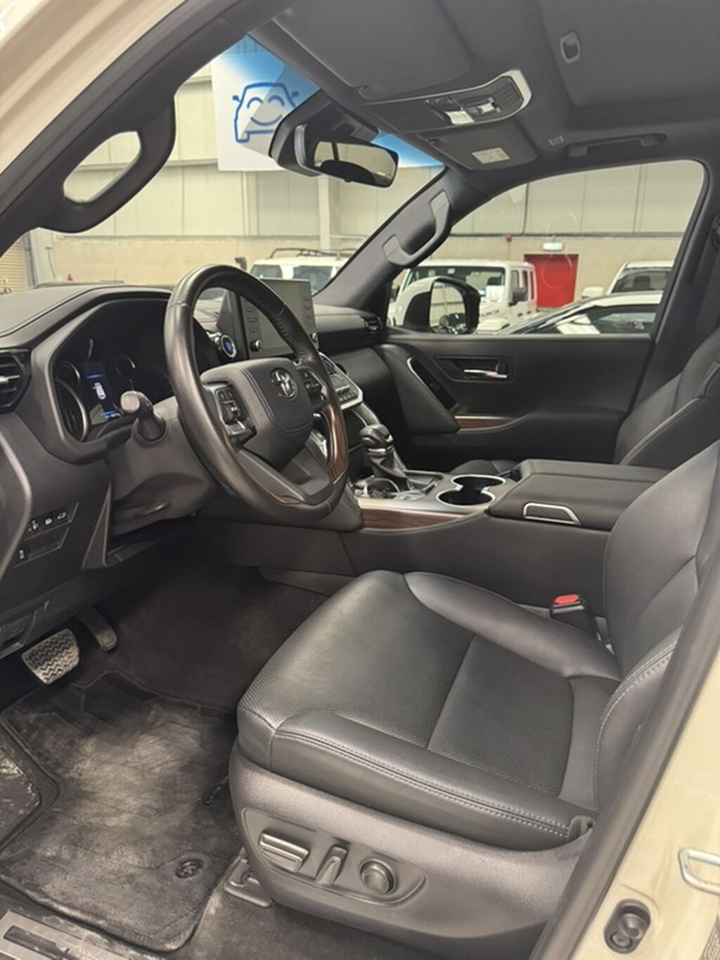 Toyota Land Cruiser: 2022 г., 3.5 л, Автомат, Бензин, Внедорожник: фото 7