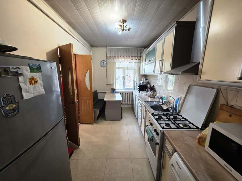 5 комнат, 70 м², 4 соток, Бишкек, Рынок Баят/Азиз Риэлтор: фото 6