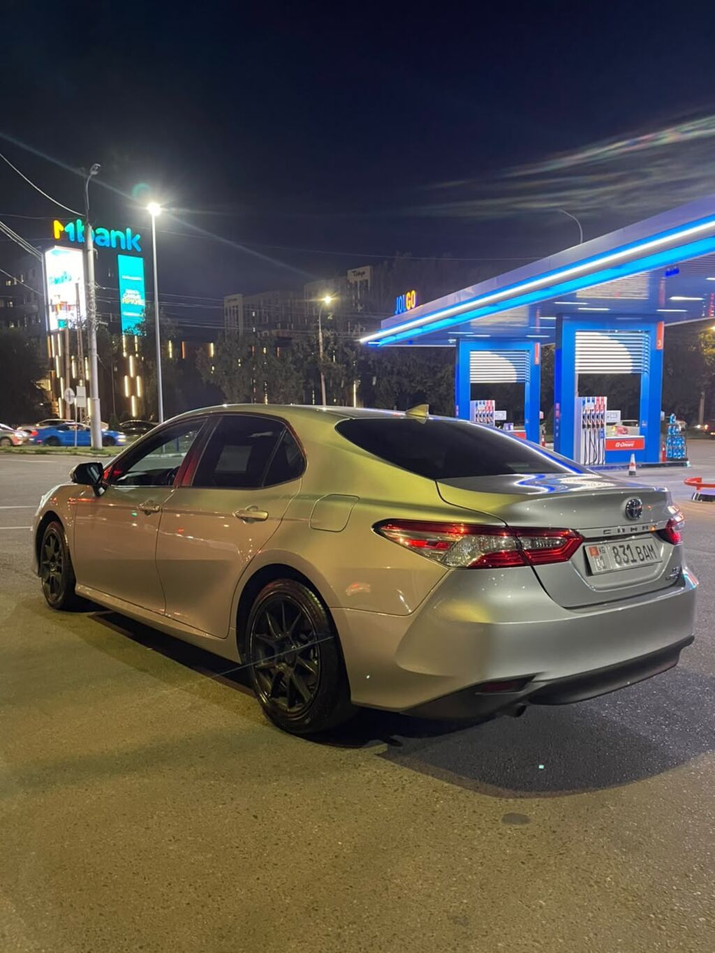 Toyota Camry: 2020 г., 2.5 л, Автомат, Гибрид, Седан: фото 2