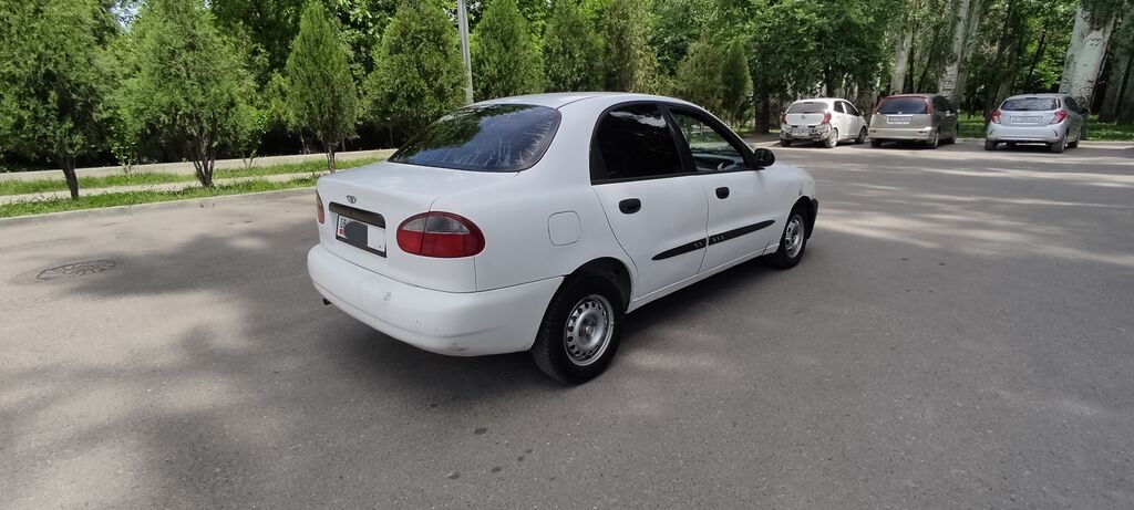 Daewoo Lanos: 1998 г., 1.5 л, Автомат, Бензин, Седан: фото 5