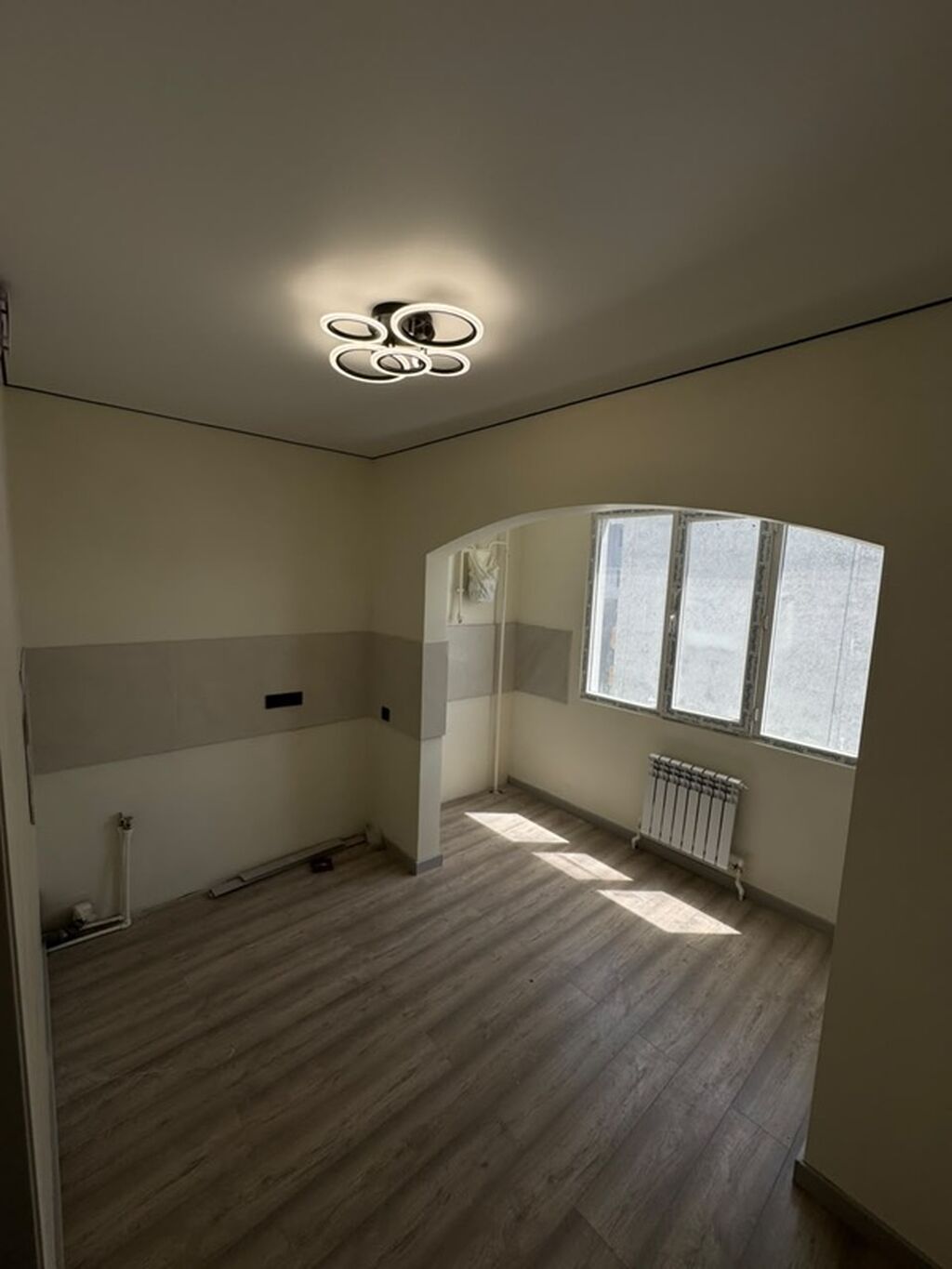3 комнаты, 90 м², Киргизия 2 ж/м 106 серия улучшенная, 8 этаж, Свежий ремонт: фото 6