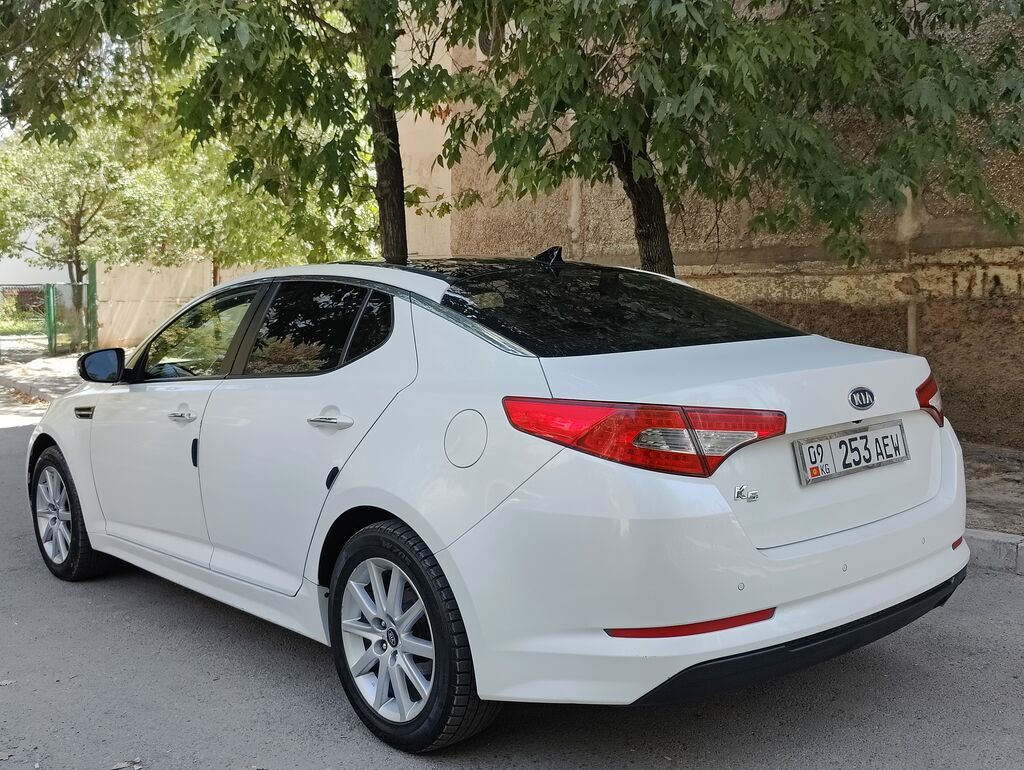 Kia K5: 2011 г., 2 л, Автомат, Бензин, Седан: фото 6