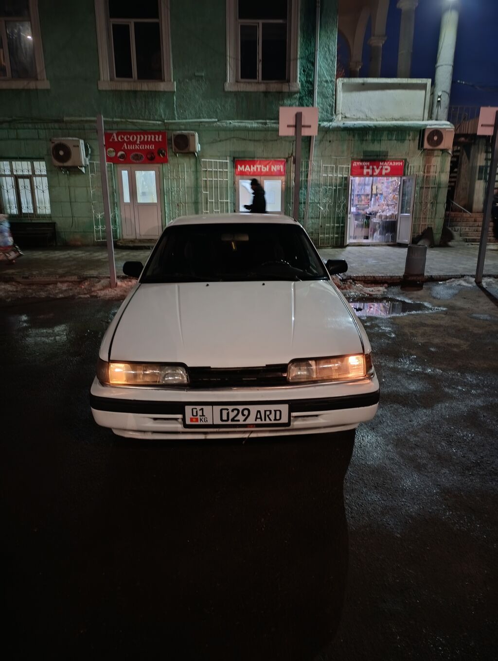 Mazda 626: 1989 г., 2 л, Механика, Бензин, Седан: фото 3