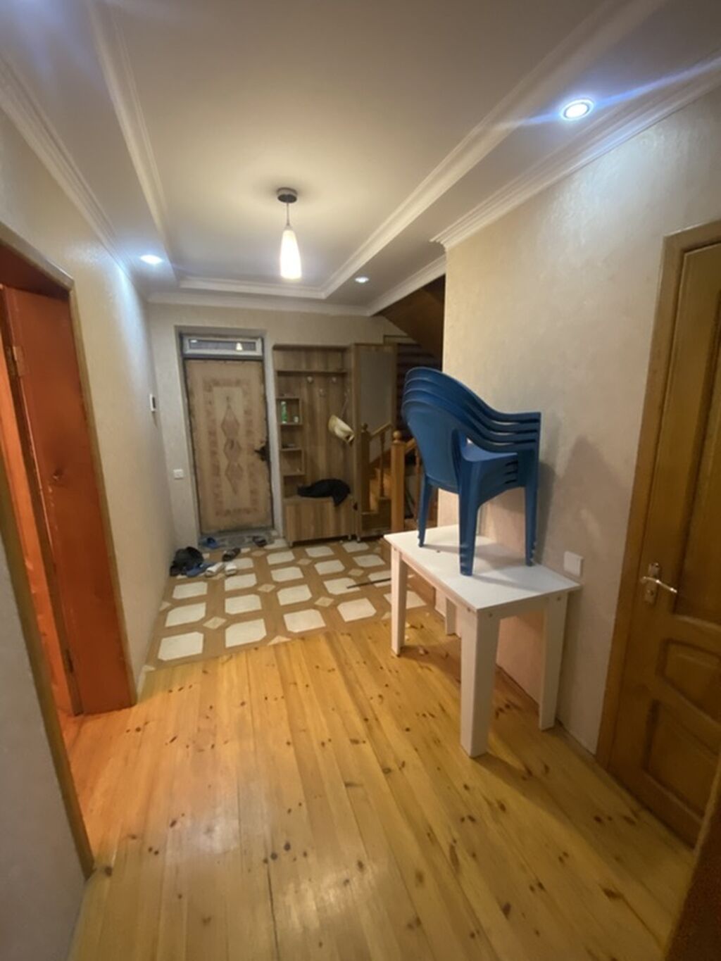 220 kv. m, 5 otaqlı, Kombi, Qaz, İşıq