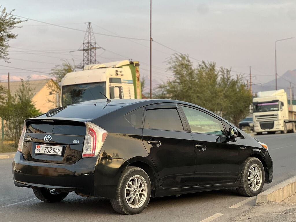 Toyota Prius: 2012 г., 1.8 л, Вариатор, Гибрид, Лифтбек: фото 4