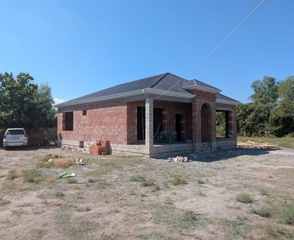 4 otaqlı, 150 kv. m, Təmirsiz