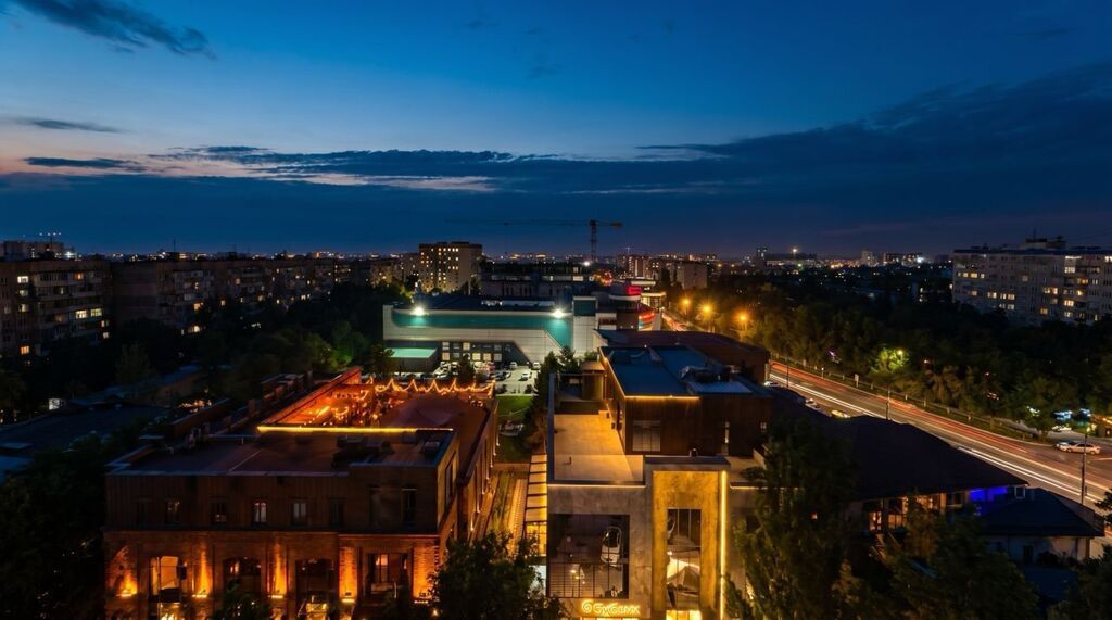 2 комнаты, 80 м², 7 мкр Элитка, 9 этаж, Евроремонт: фото 1