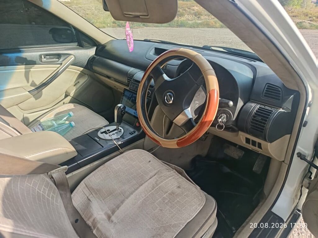 Nissan Skyline: 2001 г., 2.5 л, Бензин, Седан: фото 7