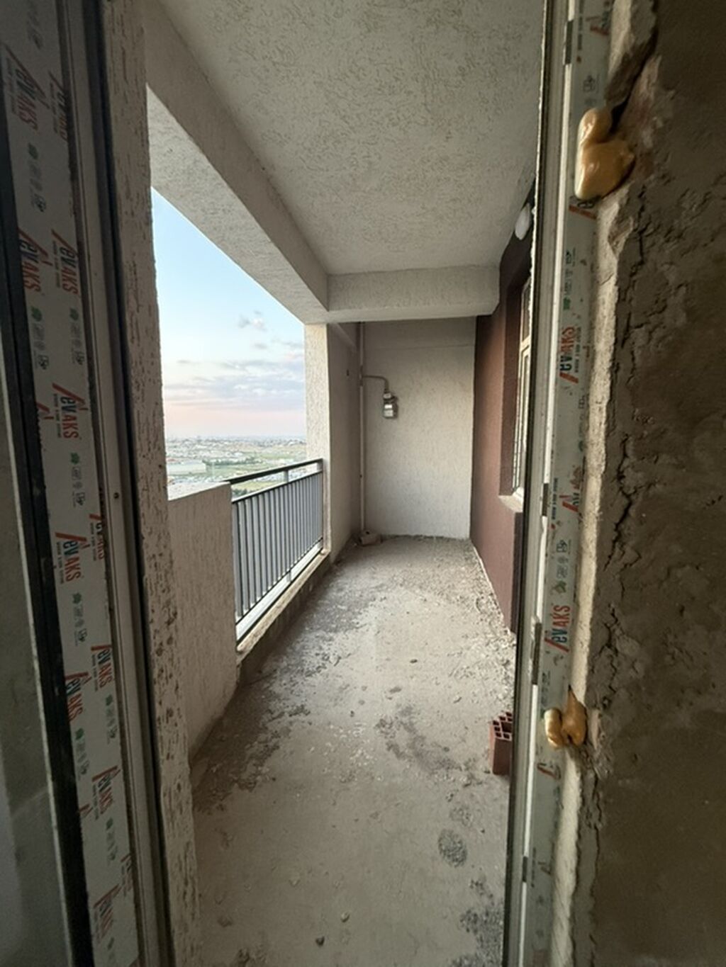 3 otaqlı, Yeni tikili, 107 kv. m
