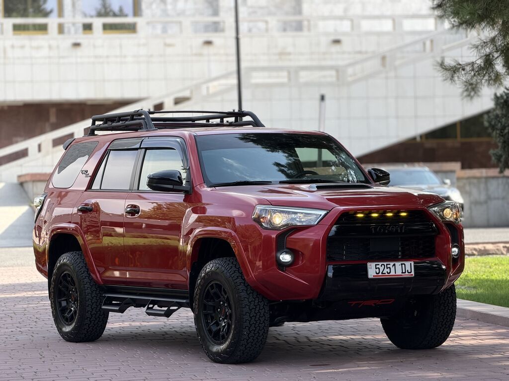 Toyota 4Runner: 2021 г., 4 л, Автомат, Бензин, Внедорожник: фото 1