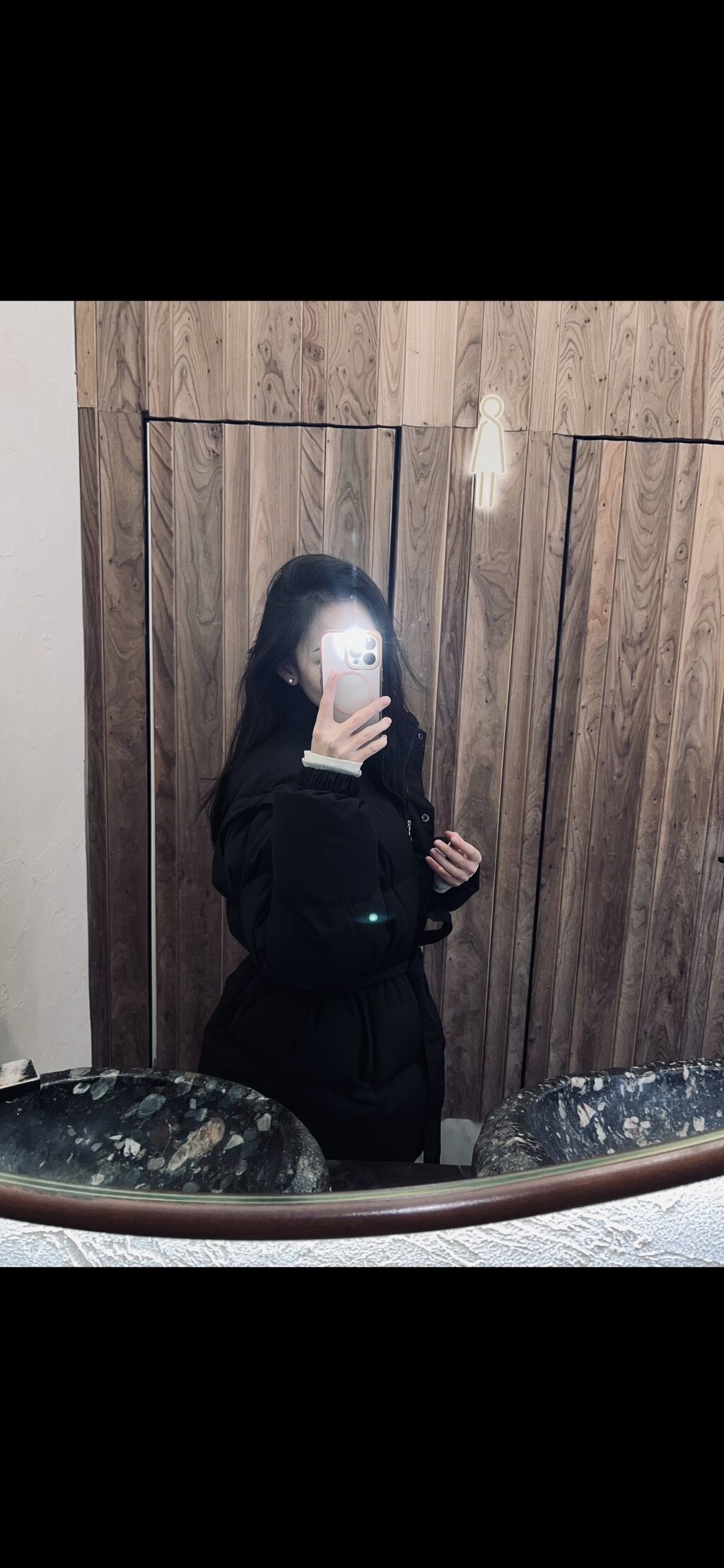 Продаю зимнюю куртку на завязках Брала за 5000 Отдам за 1900: фото 3