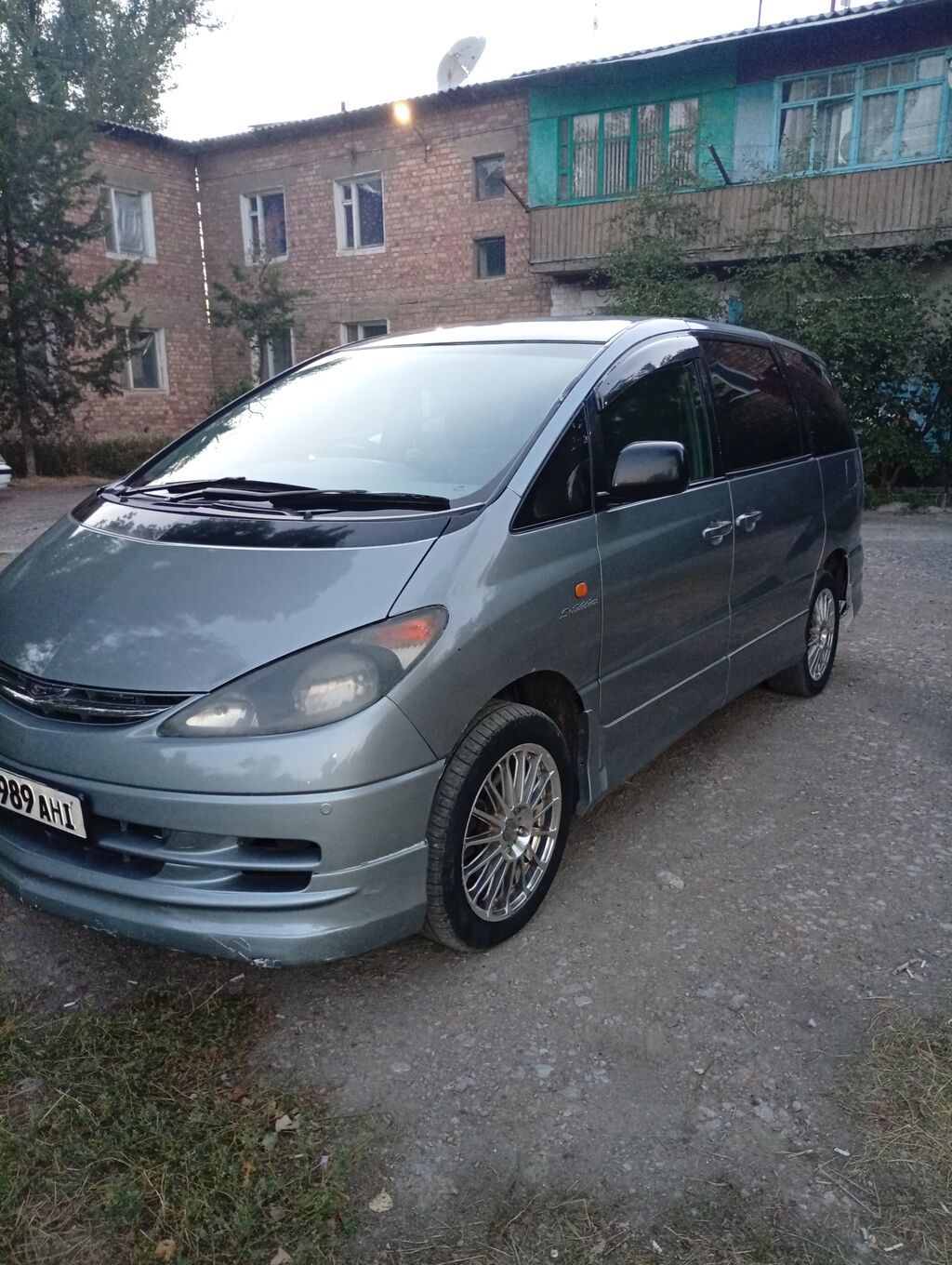 Toyota Estima