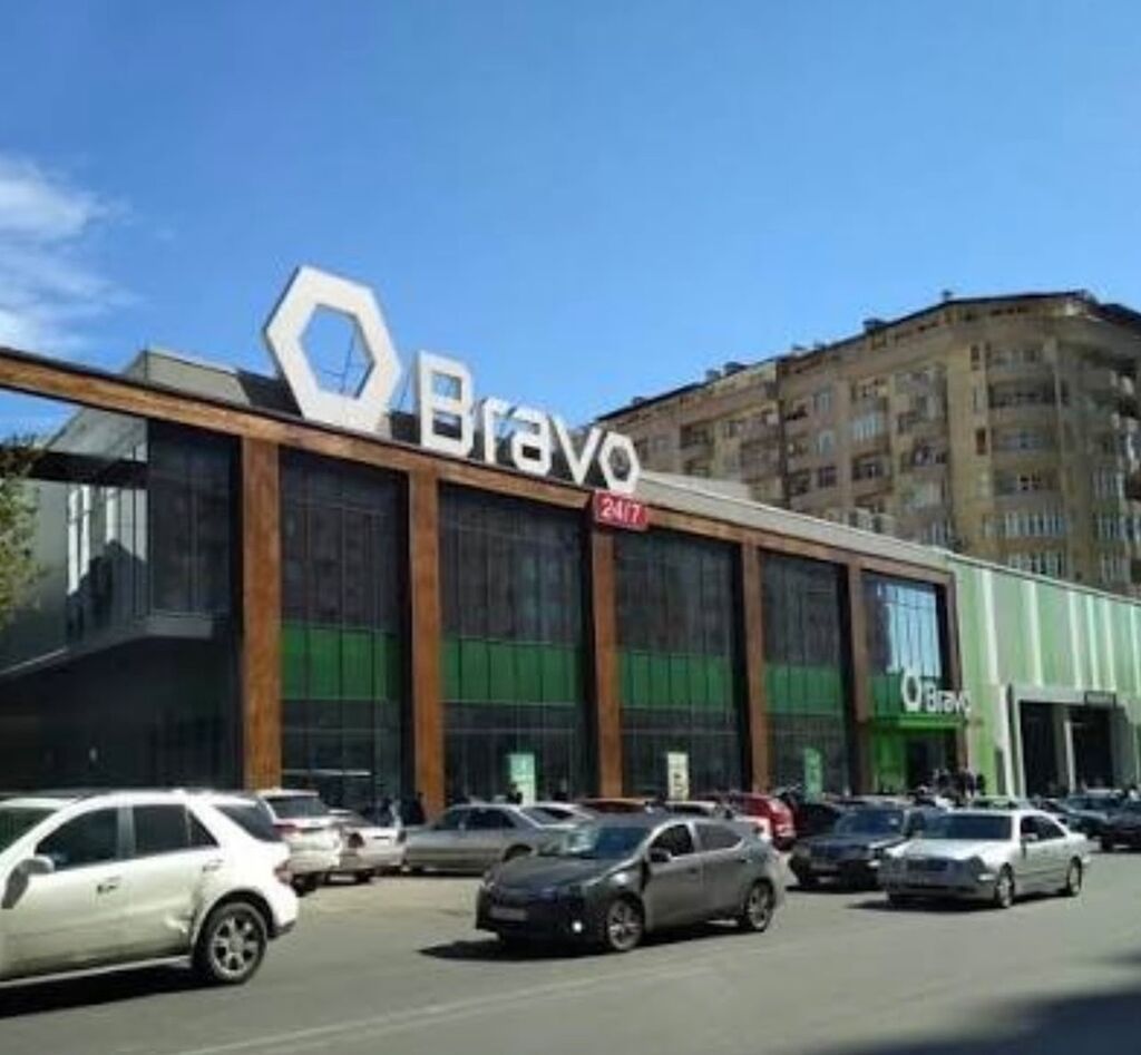 Bakı, Yeni Yasamal, 3 otaqlı, Köhnə tikili, m. İnşaatçılar, 117 kv. m