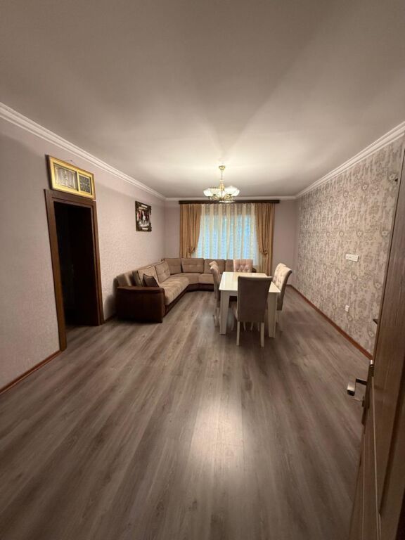 6 otaqlı, 150 kv. m, Yeni təmirli