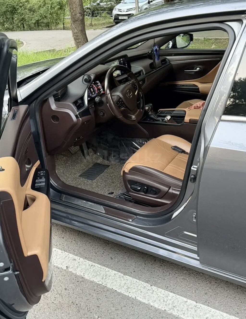 Lexus ES: 2019 г., Автомат, Гибрид, Седан: фото 3