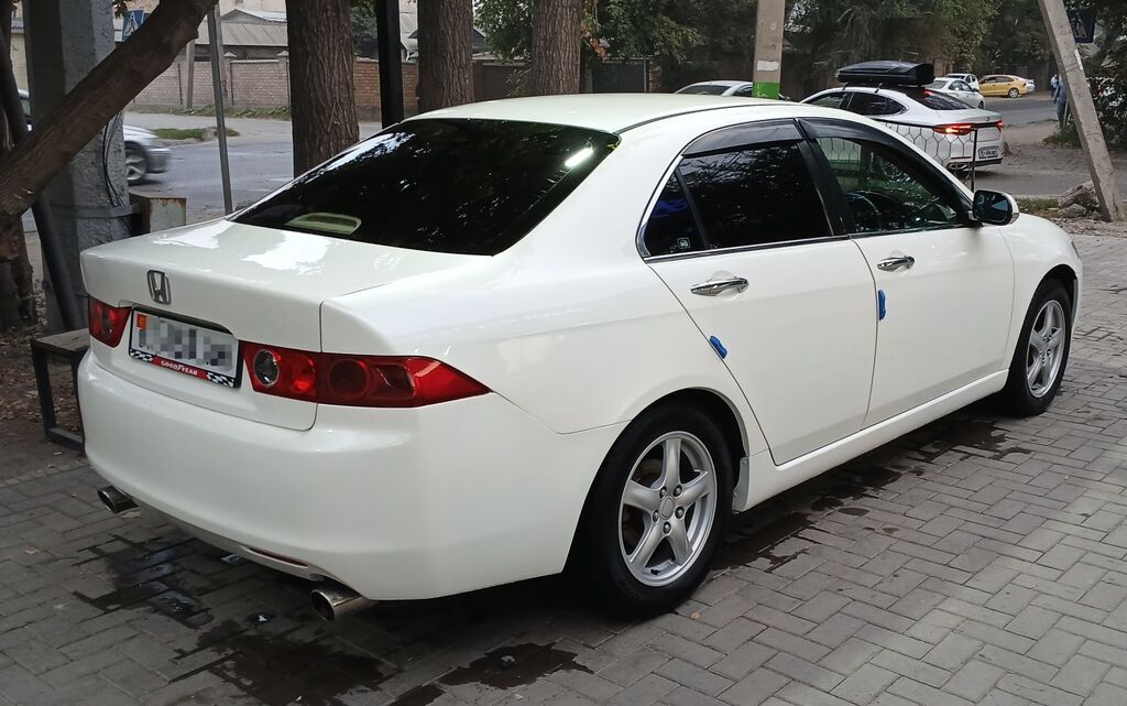 Honda Accord: 2004 г., 2 л, Автомат, Бензин, Седан: фото 5