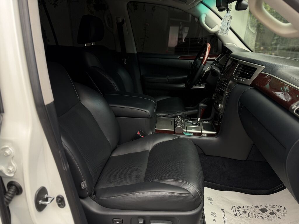 Lexus LX: 2013 г., 5.7 л, Автомат, Бензин, Внедорожник: фото 7
