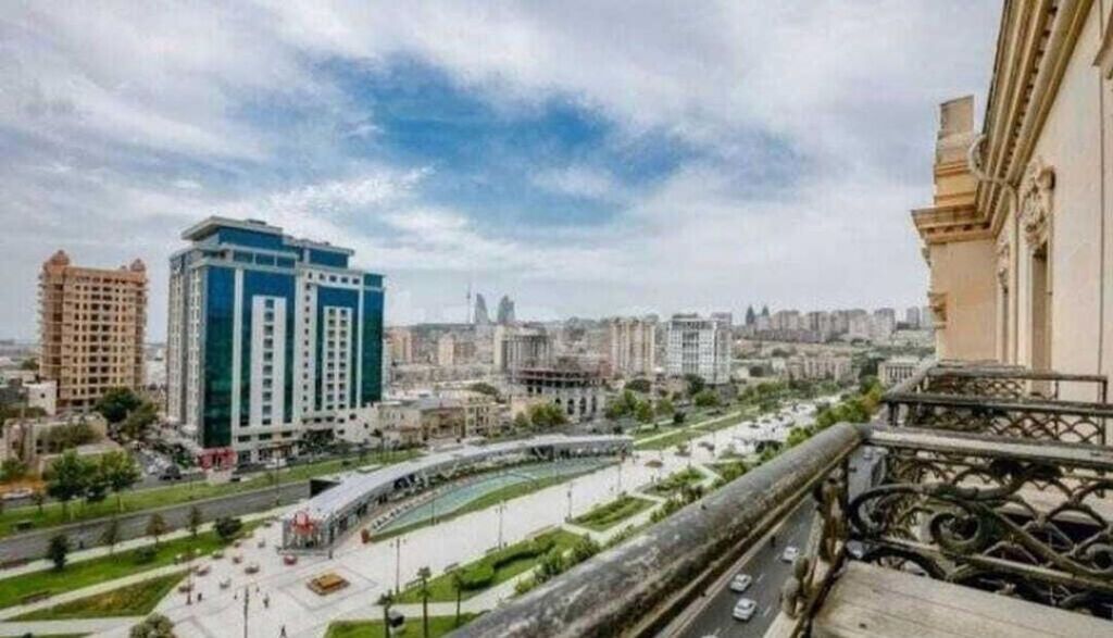 Kirayə otaq verilir Qış Parkının yanında yerləşən 5 otaqlı, təmirli