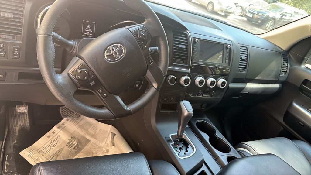 Toyota Sequoia: 2020 г., 5.7 л, Автомат, Бензин, Внедорожник: фото 6