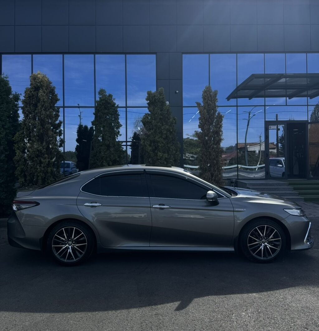 Toyota Camry: 2022 г., 2.5 л, Вариатор, Гибрид, Седан: фото 5