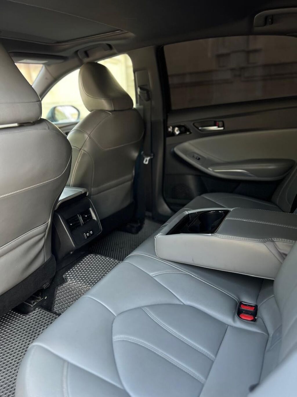 Toyota Avalon: 2018 г., 2.5 л, Автомат, Гибрид, Седан: фото 7