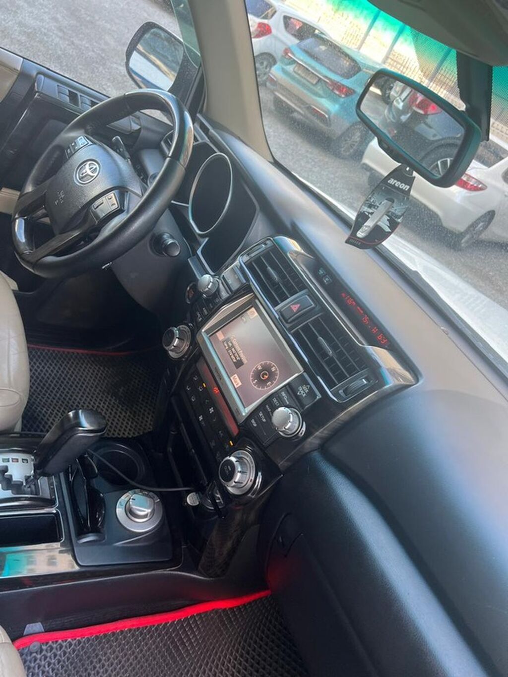 Toyota 4Runner: 2010 г., 4 л, Автомат, Бензин, Внедорожник: фото 4