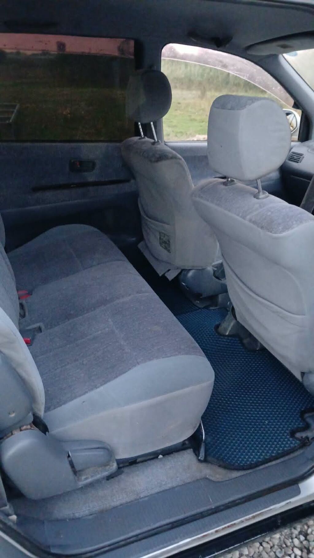 Toyota Ipsum: 2000 г., Автомат, Бензин, Минивэн: фото 8