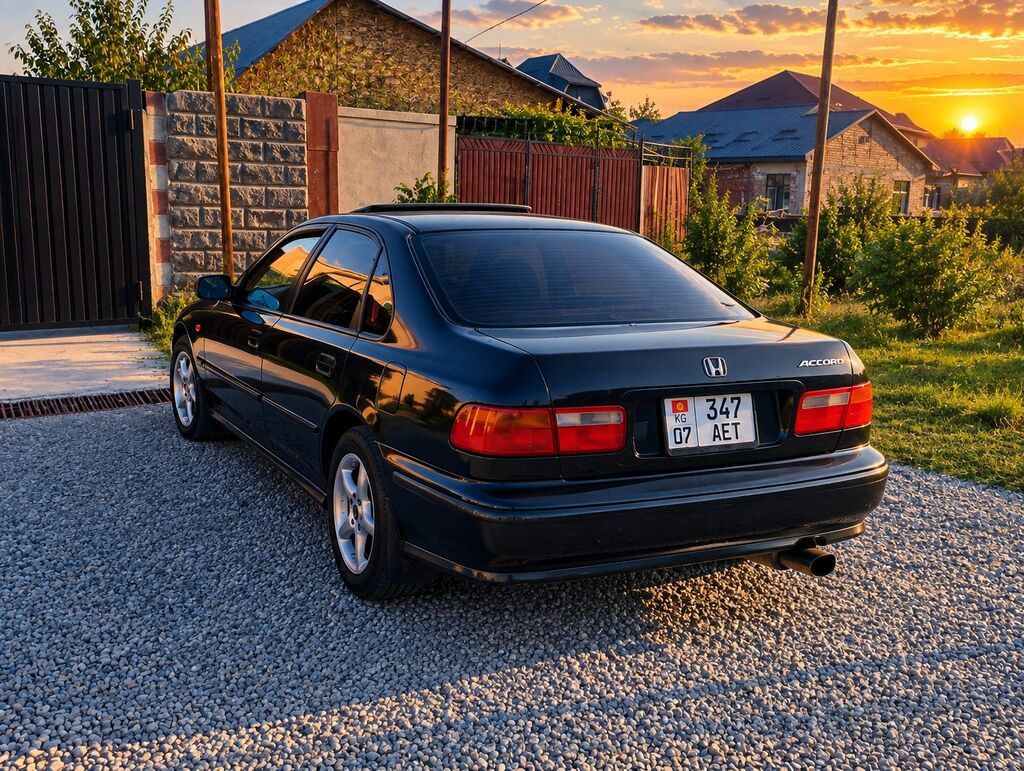 Honda Accord: 1994 г., 2 л, Механика, Бензин, Седан: фото 1