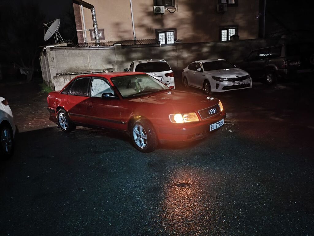 Audi 100