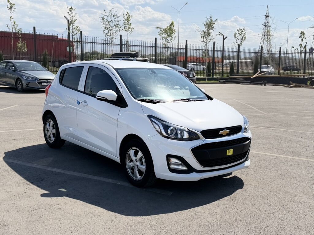 Chevrolet Spark: 2022 г., 1 л, Автомат, Бензин, Хэтчбэк: фото 2