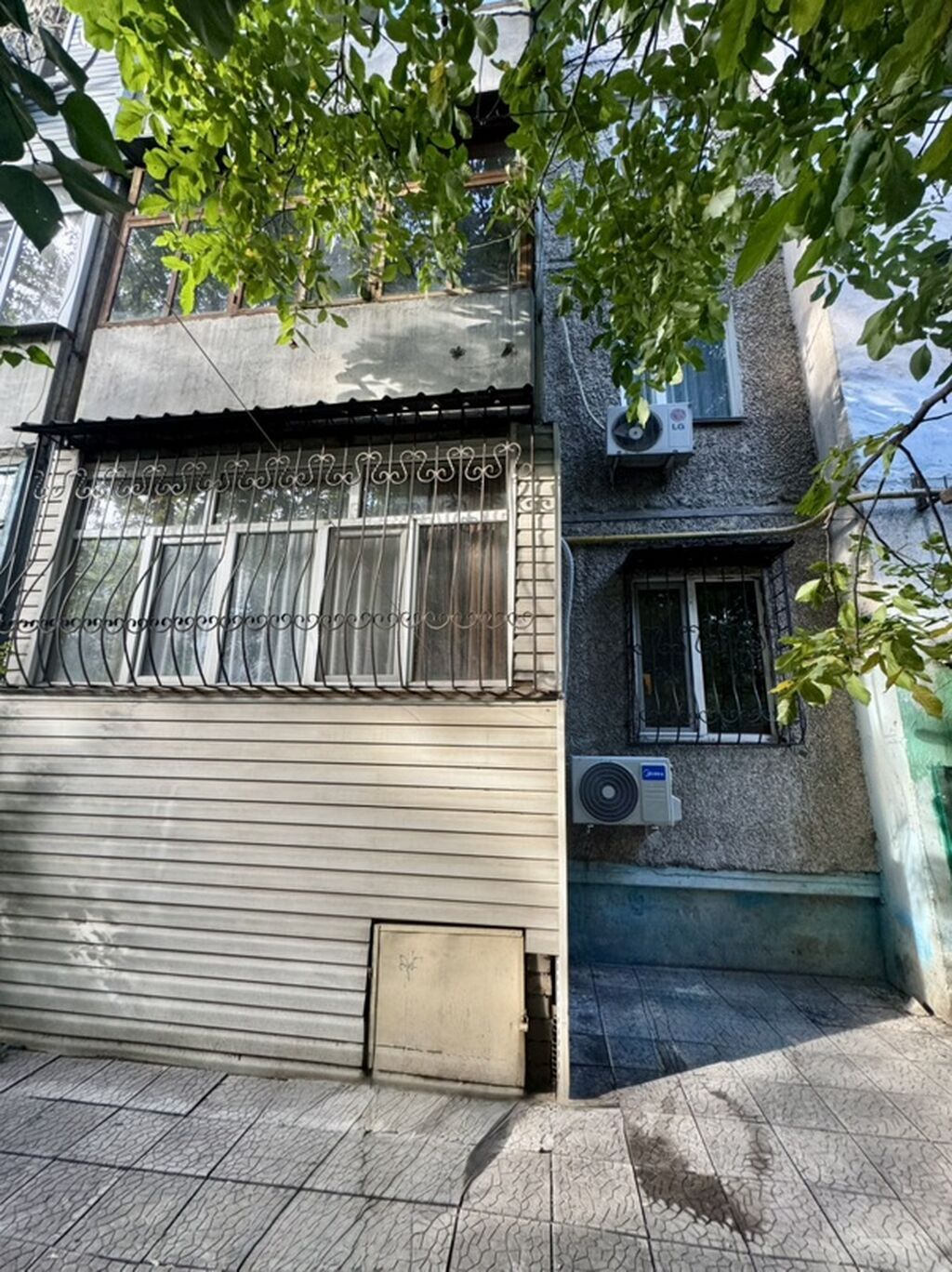 3 комнаты, 61 м², Военный городок 105 серия, 1 этаж, Косметический ремонт: фото 1