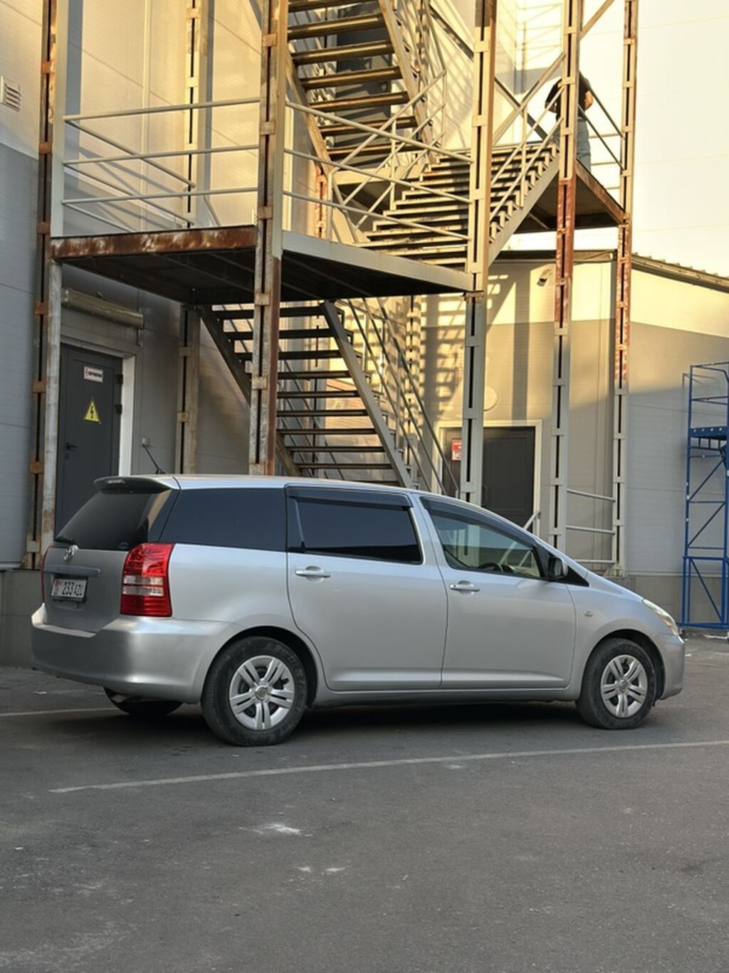 Toyota WISH: 2003 г., 1.8 л, Автомат, Бензин, Минивэн: фото 3