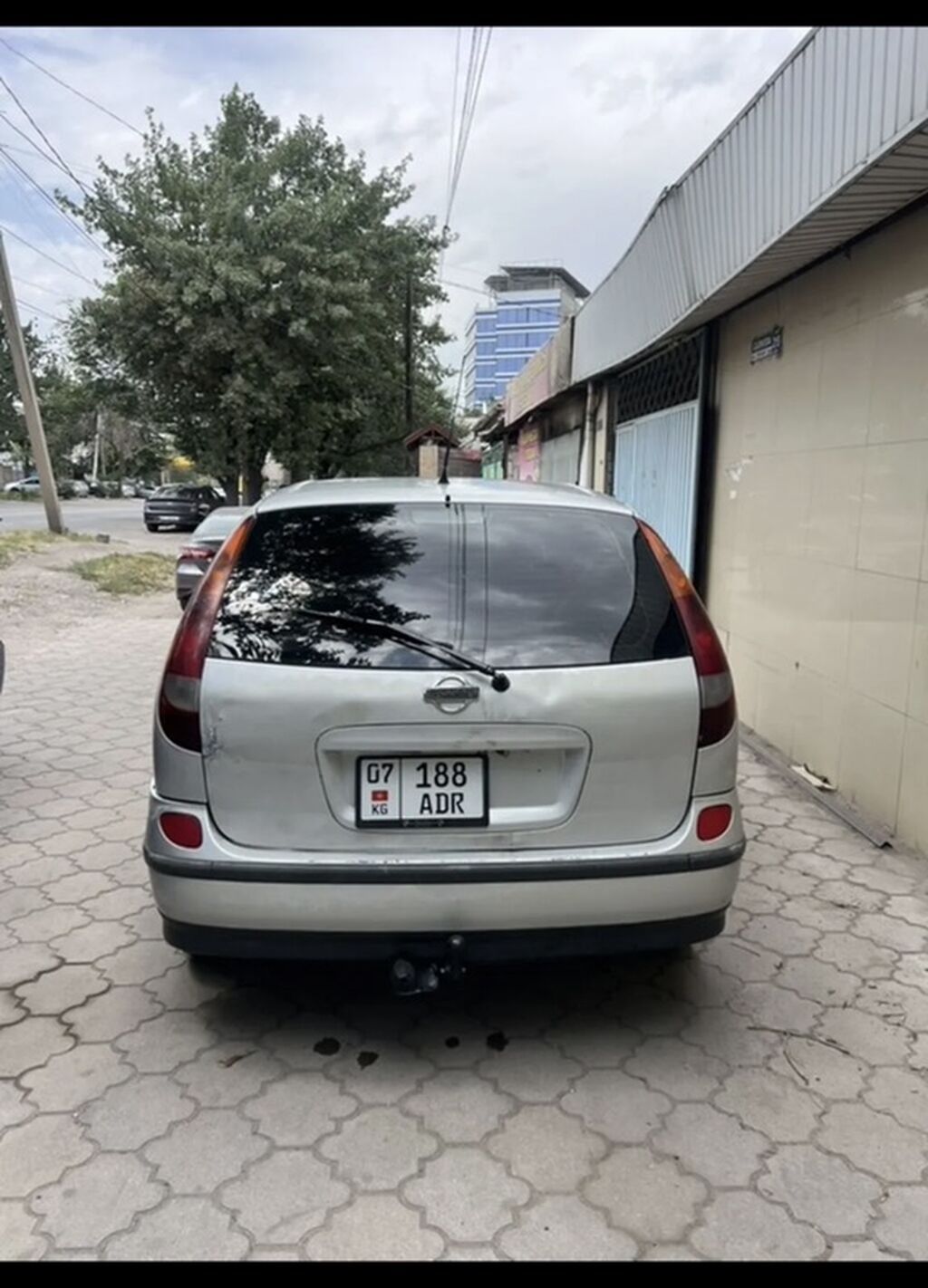 Nissan Tino: 2000 г., 2.2 л, Механика, Дизель, Хэтчбэк: фото 2