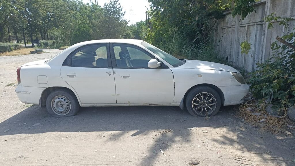 Daewoo Nubira: 1999 г., Автомат, Седан: фото 2