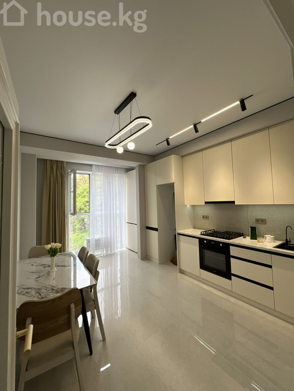 3 комнаты, 77 м², Молодая Гвардия Элитка, 5 этаж, Дизайнерский ремонт: фото 1