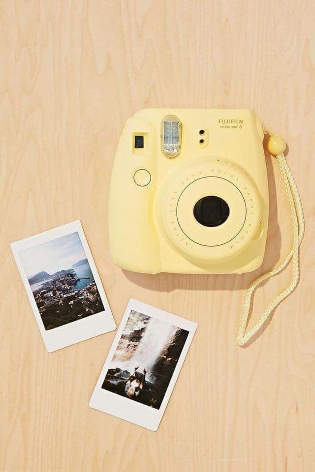 Желтая камера. Полароид фотоаппарат Instax Mini. Fujifilm Instax Mini 8. Камера полароид инстакс. Фотоаппарат Fujifilm 8 Instax.