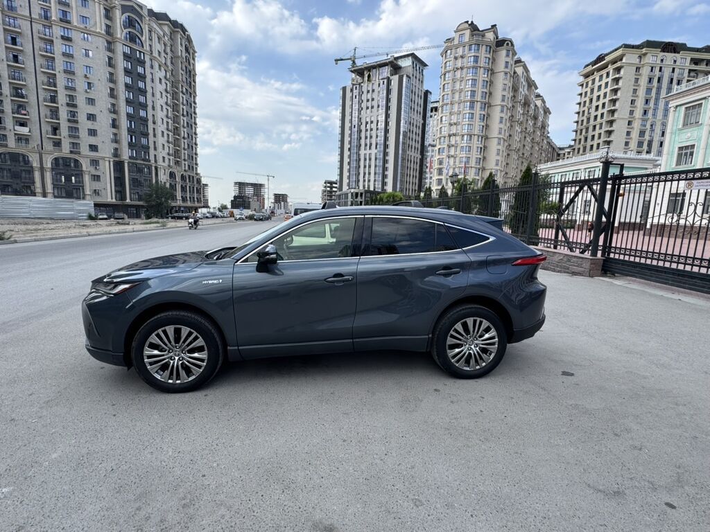 Toyota Venza: 2021 г., 2.5 л, Автомат, Гибрид, Кроссовер: фото 4